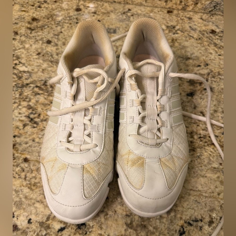 Adidas Cheer shoes 6.5
